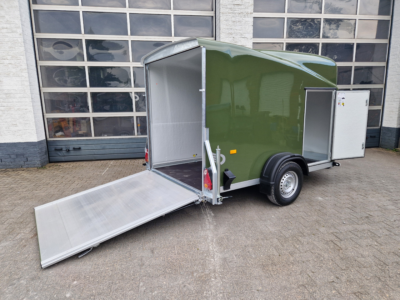 Debon Cargo 1300 300x152x168cm natur green Seitentür Pullman 1300kg 100km/H - Remolque caja cerrada: foto 5 Debon Cargo 1300 300x152x168cm natur green Seitentür Pullman 1300kg 100km/H - Remolque caja cerrada: foto 5