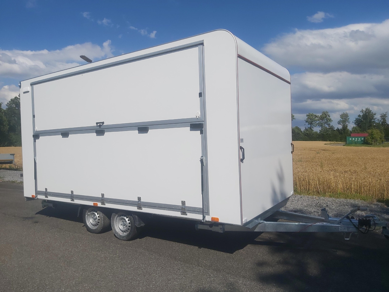 Event Trailer Koffer TWSP M 470T.01 470x220x217cm Seitenklappe IL 2700kg 100km/H - Remolque venta ambulante: foto 1 Event Trailer Koffer TWSP M 470T.01 470x220x217cm Seitenklappe IL 2700kg 100km/H - Remolque venta ambulante: foto 1