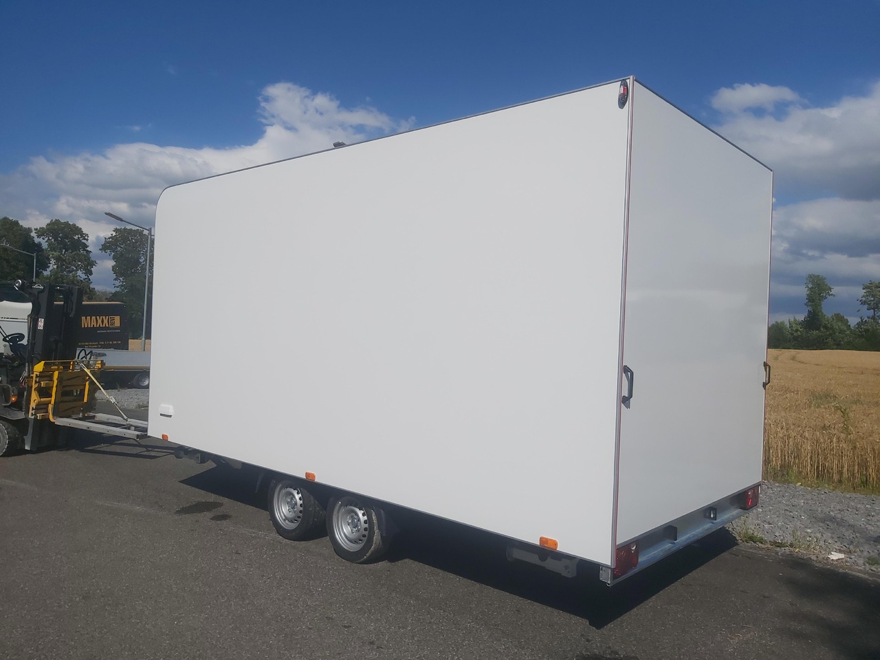 Event Trailer Koffer TWSP M 470T.01 470x220x217cm Seitenklappe IL 2700kg 100km/H - Remolque venta ambulante: foto 2 Event Trailer Koffer TWSP M 470T.01 470x220x217cm Seitenklappe IL 2700kg 100km/H - Remolque venta ambulante: foto 2