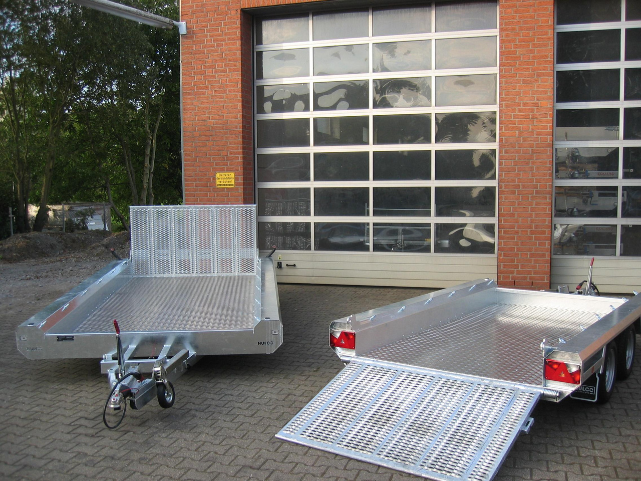 HULCO TERRAX Aluboden 294x150x27cm Heckrampe 100cm (M) 3000kg Abverkauf - Remolque porta maquinaria: foto 2 HULCO TERRAX Aluboden 294x150x27cm Heckrampe 100cm (M) 3000kg Abverkauf - Remolque porta maquinaria: foto 2