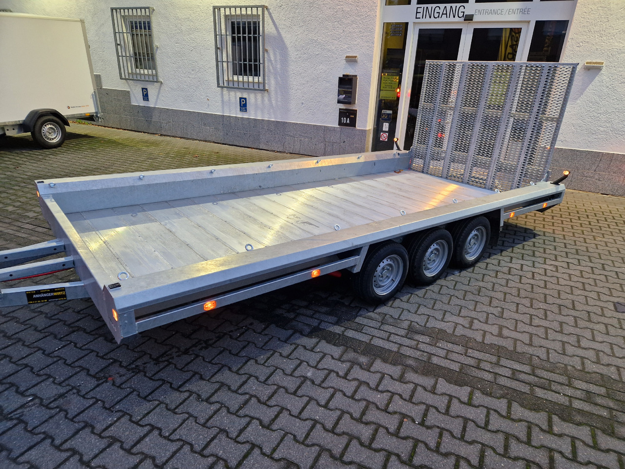 HULCO TERRAX Aluboden 469x195x27cm Heckrampe 150cm Tridem 3500kg (XXL) - Remolque porta maquinaria: foto 3 HULCO TERRAX Aluboden 469x195x27cm Heckrampe 150cm Tridem 3500kg (XXL) - Remolque porta maquinaria: foto 3