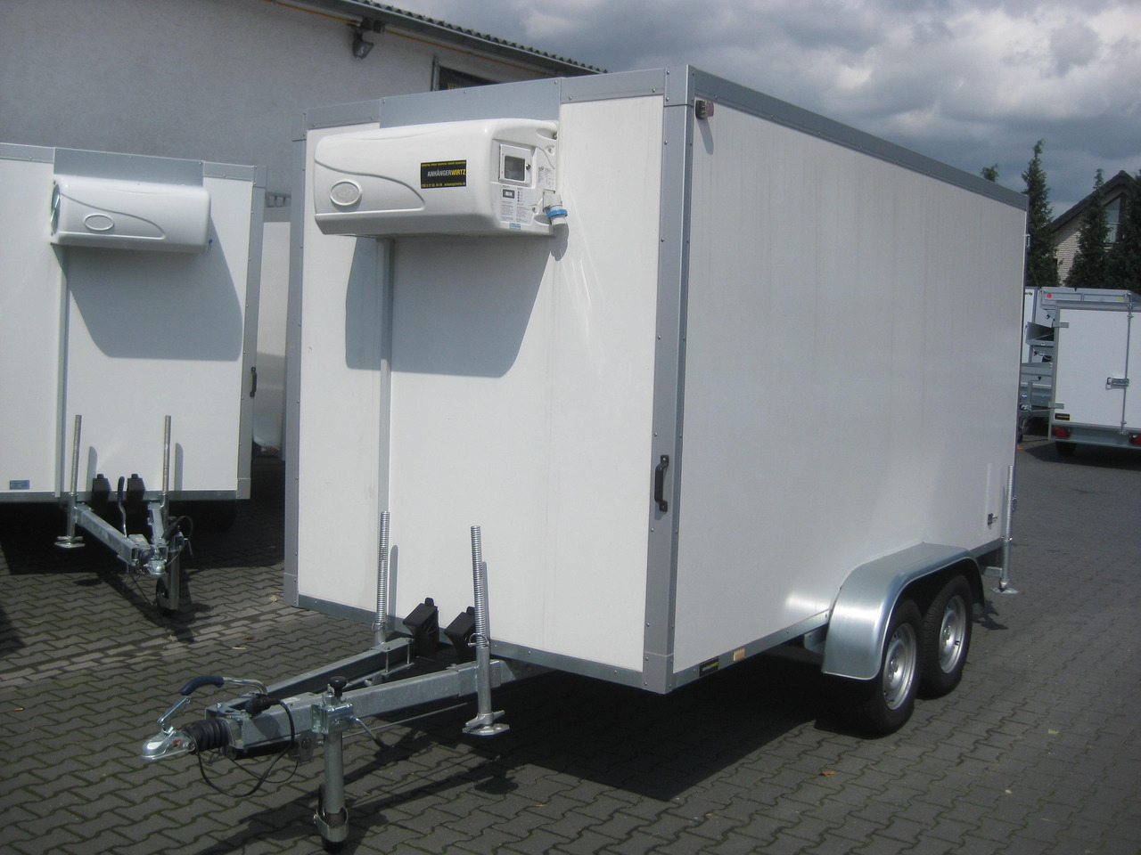 Kühlanhänger AZKF 2740/180 395x178x200cm Govi Kühlaggregat 5 60 Frioliner Modell 2023 - Remolque frigorífico: foto 3 Kühlanhänger AZKF 2740/180 395x178x200cm Govi Kühlaggregat 5 60 Frioliner Modell 2023 - Remolque frigorífico: foto 3