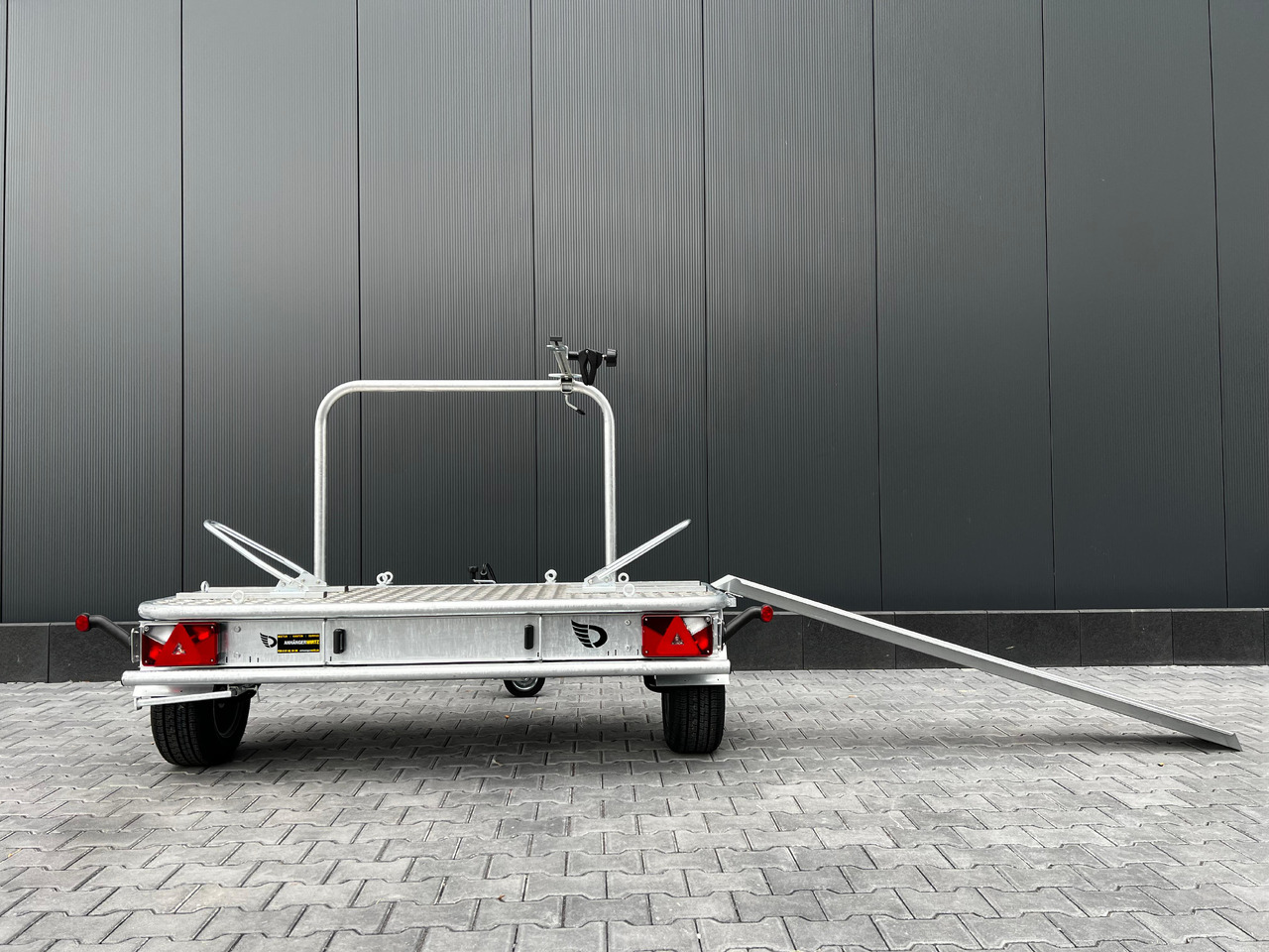 Motorradanhänger Roadster Motocamp 1 quer 200x80cm 750kg 100km/H - Remolque para moto: foto 4 Motorradanhänger Roadster Motocamp 1 quer 200x80cm 750kg 100km/H - Remolque para moto: foto 4