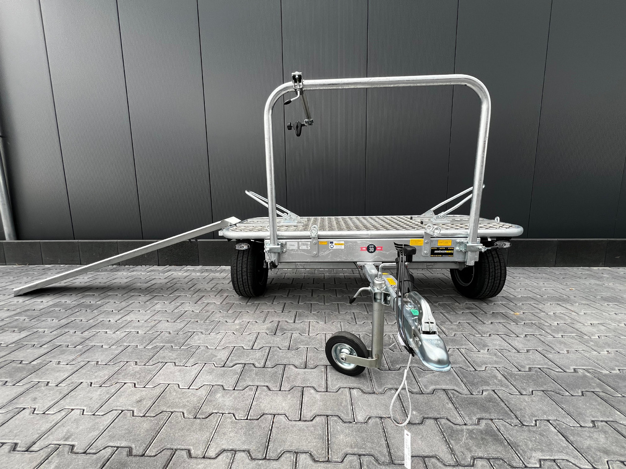 Motorradanhänger Roadster Motocamp 1 quer 200x80cm 750kg 100km/H - Remolque para moto: foto 5 Motorradanhänger Roadster Motocamp 1 quer 200x80cm 750kg 100km/H - Remolque para moto: foto 5