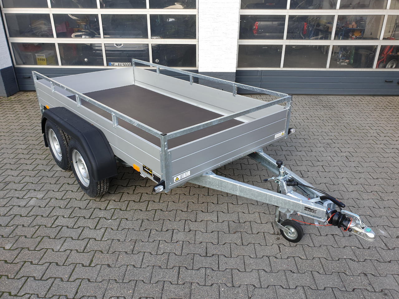 Saris Anhänger FW2700 McAlu Pro 305x153x45cm (M) 2700kg Winter online Aktion - Remolque plataforma/ Caja abierta: foto 4 Saris Anhänger FW2700 McAlu Pro 305x153x45cm (M) 2700kg Winter online Aktion - Remolque plataforma/ Caja abierta: foto 4