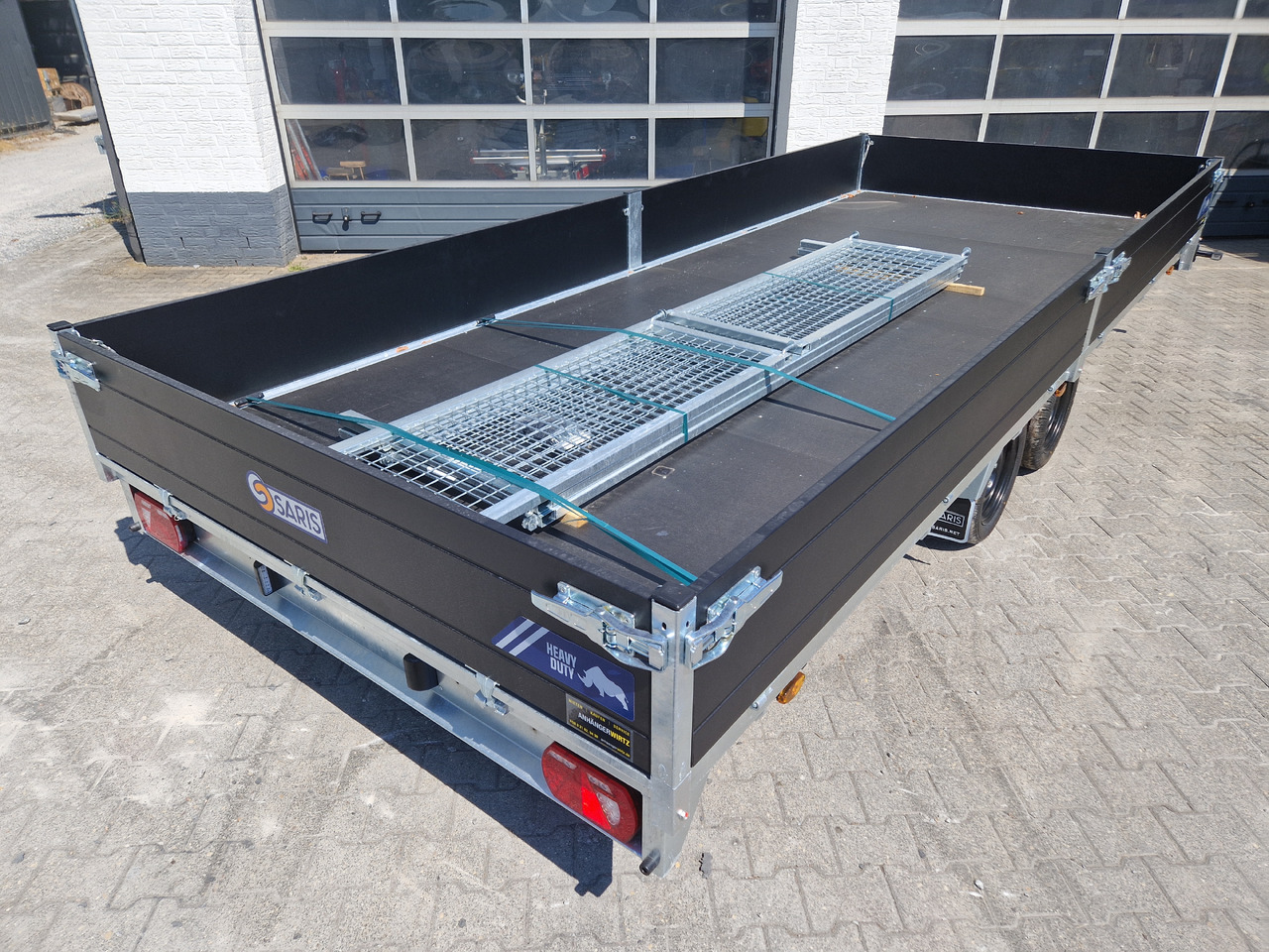 Saris PL HD 506 204 3500 2 506x204x35cm heavy duty black LED Licht (XXL) 3500kg - Remolque plataforma/ Caja abierta: foto 4 Saris PL HD 506 204 3500 2 506x204x35cm heavy duty black LED Licht (XXL) 3500kg - Remolque plataforma/ Caja abierta: foto 4