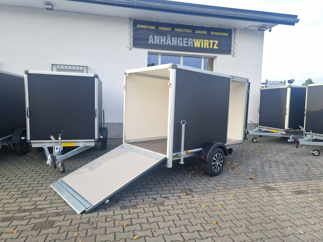 Variant C1315 C2 Edition black 258x148x157cm Aluf. Heckrampe Seitentür 1350kg 100 km/H black deal - Remolque para moto: foto 3 Variant C1315 C2 Edition black 258x148x157cm Aluf. Heckrampe Seitentür 1350kg 100 km/H black deal - Remolque para moto: foto 3