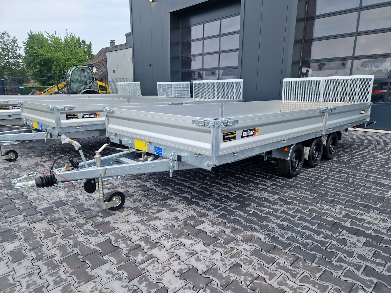 Variant Maschinentransporter 3553 UX Maxi LOAD blackline LED Tridem Parabel 3500kg - Remolque porta maquinaria: foto 1 Variant Maschinentransporter 3553 UX Maxi LOAD blackline LED Tridem Parabel 3500kg - Remolque porta maquinaria: foto 1