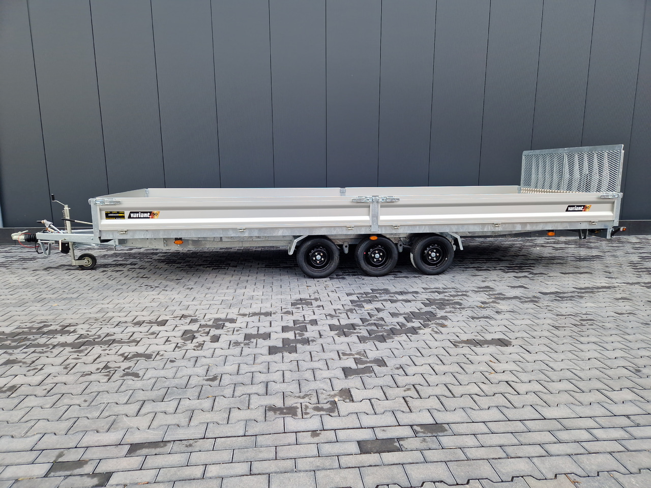 Variant Maschinentransporter 3563 UX Maxi Load 620x210x30cm LED Tridem Parabel black 3500kg - Remolque porta maquinaria: foto 2 Variant Maschinentransporter 3563 UX Maxi Load 620x210x30cm LED Tridem Parabel black 3500kg - Remolque porta maquinaria: foto 2
