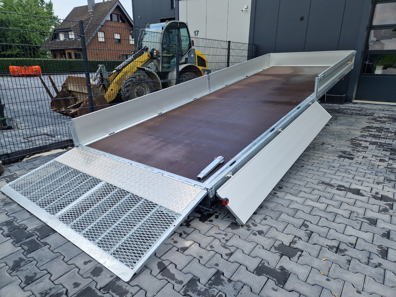 Variant Maschinentransporter 3563 UX Maxi Load 620x210x30cm LED Tridem Parabel black 3500kg - Remolque porta maquinaria: foto 5 Variant Maschinentransporter 3563 UX Maxi Load 620x210x30cm LED Tridem Parabel black 3500kg - Remolque porta maquinaria: foto 5