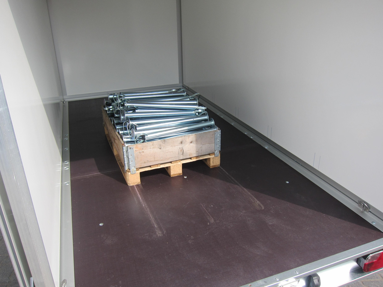 Remolque caja cerrada WM Meyer Koffer AZ 2740/185 S35 401x185x205cm (XL) 2700kg Januar Aktion: foto 15