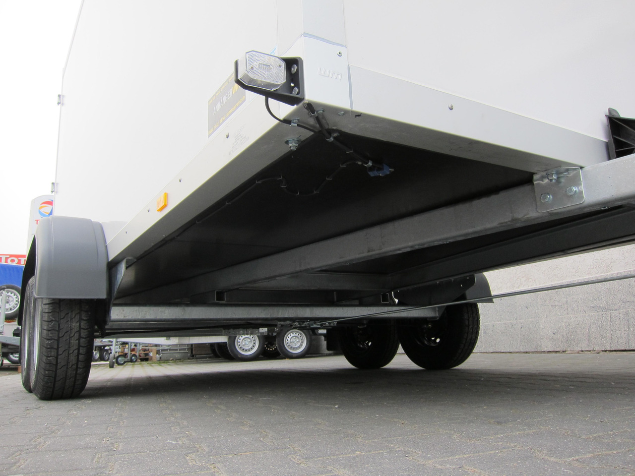 Remolque caja cerrada WM Meyer Koffer AZ 2740/185 S35 401x185x205cm (XL) 2700kg Januar Aktion: foto 9