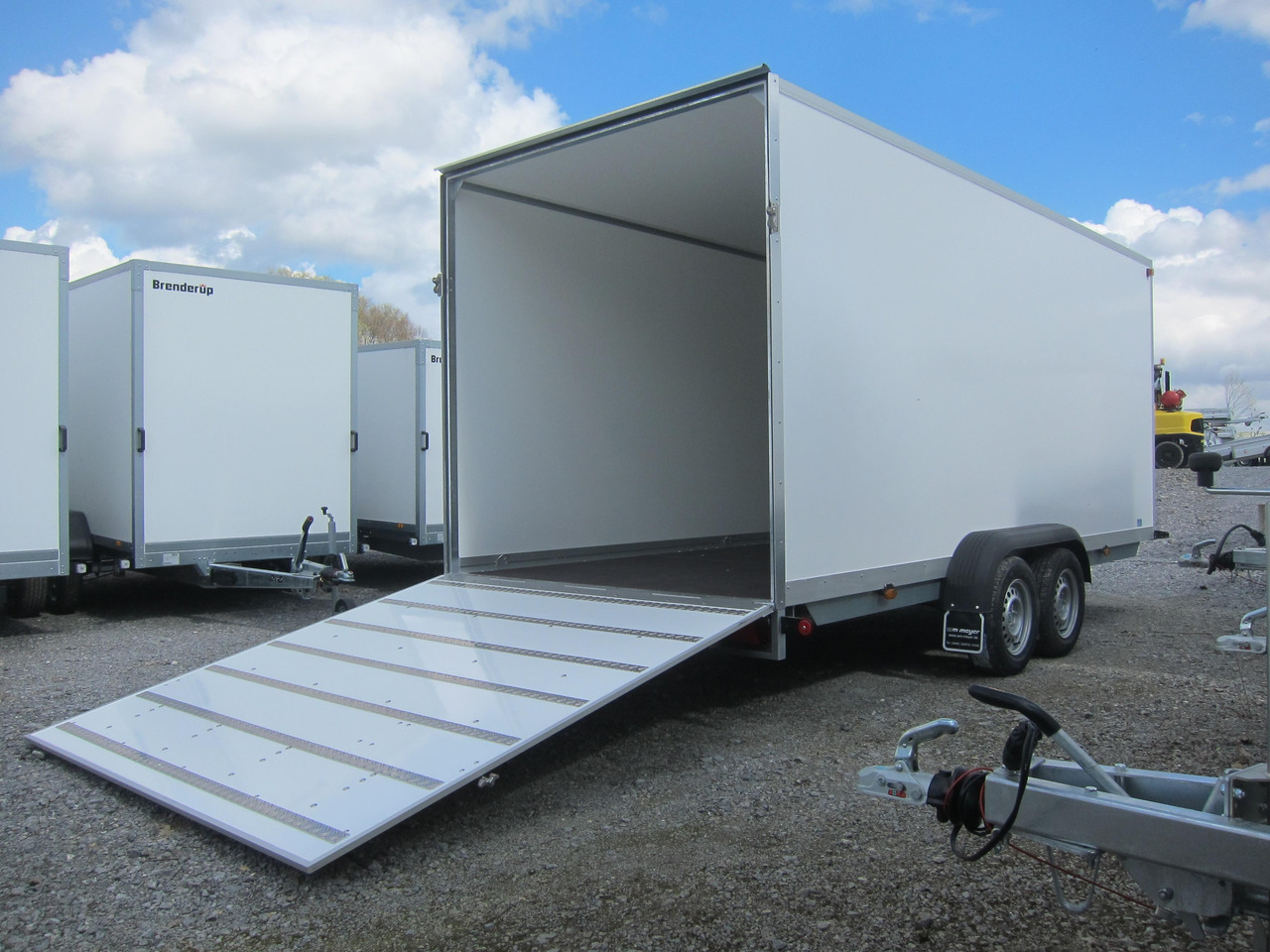 WM Meyer Koffer AZ 3560/200 S40 601x200x225cm extrahoch Heckrampe 3500kg preorder Aktion - Remolque caja cerrada: foto 1 WM Meyer Koffer AZ 3560/200 S40 601x200x225cm extrahoch Heckrampe 3500kg preorder Aktion - Remolque caja cerrada: foto 1