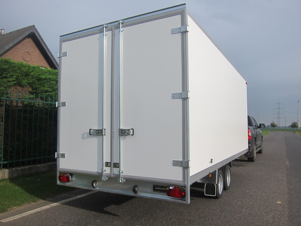 WM Meyer Kofferanhänger AZHLC 2750/210 S40 501x210x205cm niedrig Fahrgestell 13" (XXL) 2700kg - Remolque caja cerrada: foto 5 WM Meyer Kofferanhänger AZHLC 2750/210 S40 501x210x205cm niedrig Fahrgestell 13" (XXL) 2700kg - Remolque caja cerrada: foto 5