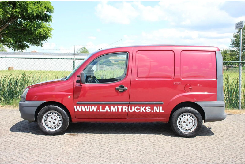 Fiat Doblò Cargo 1.9 JTD SCHUIFDEUR - Furgón: foto 2 Fiat Doblò Cargo 1.9 JTD SCHUIFDEUR - Furgón: foto 2