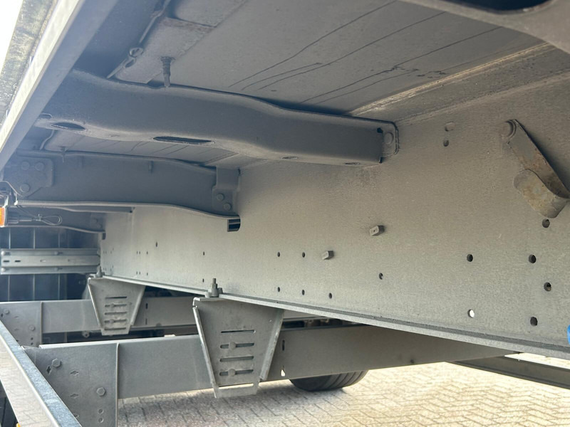 Semirremolque caja cerrada Schmitz Cargobull 3 axle SAF DRUM TUV 04-04 2026: foto 16