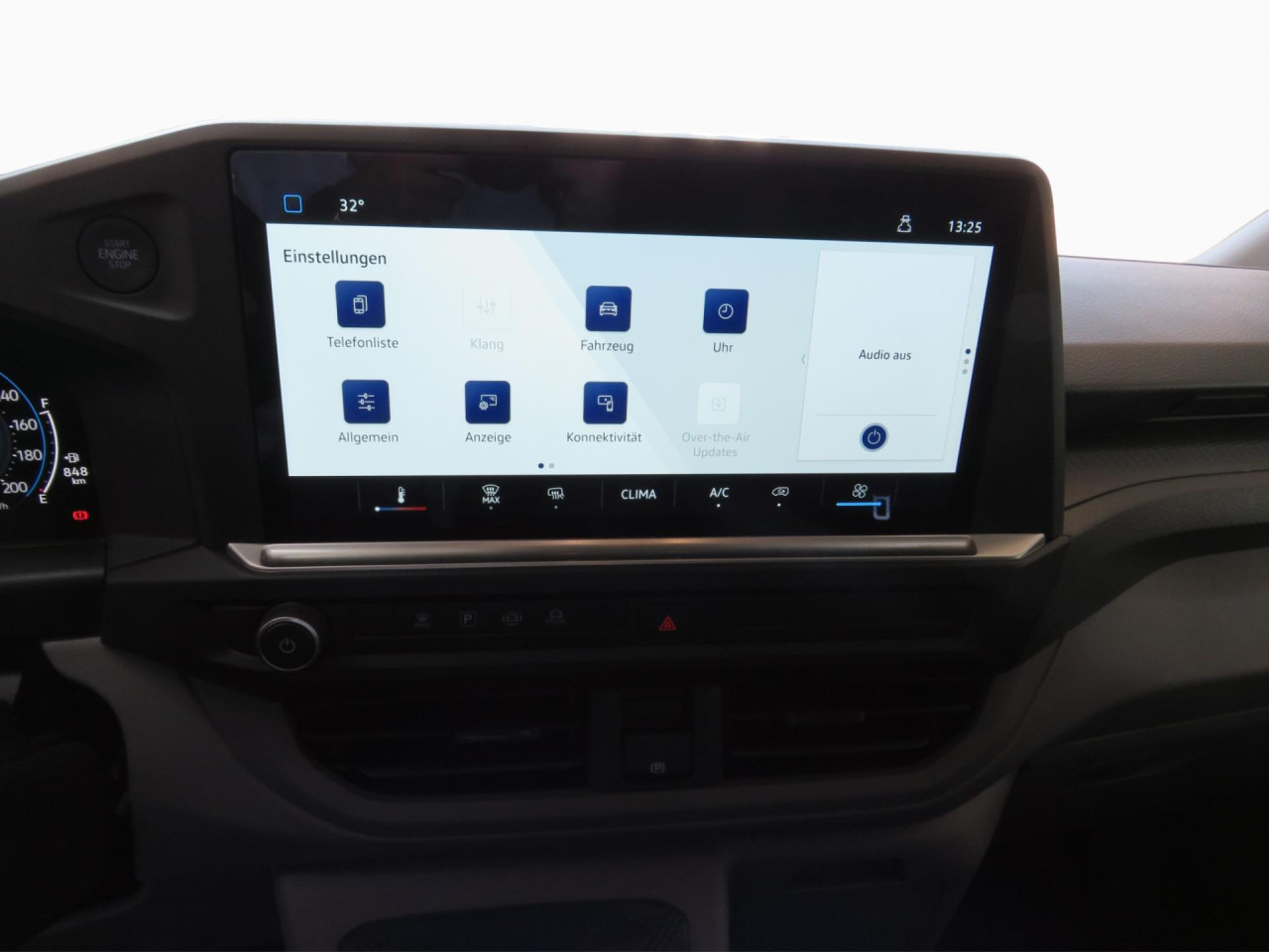 VOLKSWAGEN T7 Transporter 2.0 TDI 81 kW Kasten Klima ZV - Furgoneta pequeña: foto 4 VOLKSWAGEN T7 Transporter 2.0 TDI 81 kW Kasten Klima ZV - Furgoneta pequeña: foto 4