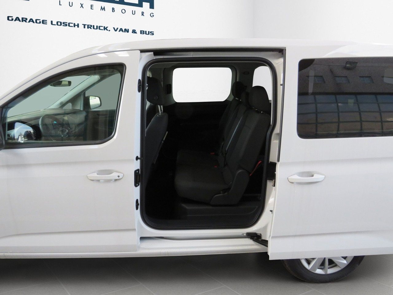 Coche Volkswagen Caddy Maxi Kombi 2.0 TDI Rollstuhl Taxirampe: foto 11