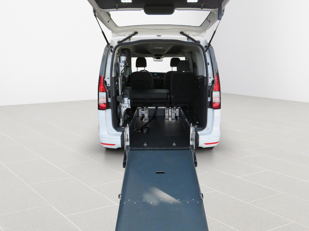 Volkswagen Caddy Maxi Kombi 2.0 TDI Rollstuhl Taxirampe - Coche: foto 4 Volkswagen Caddy Maxi Kombi 2.0 TDI Rollstuhl Taxirampe - Coche: foto 4