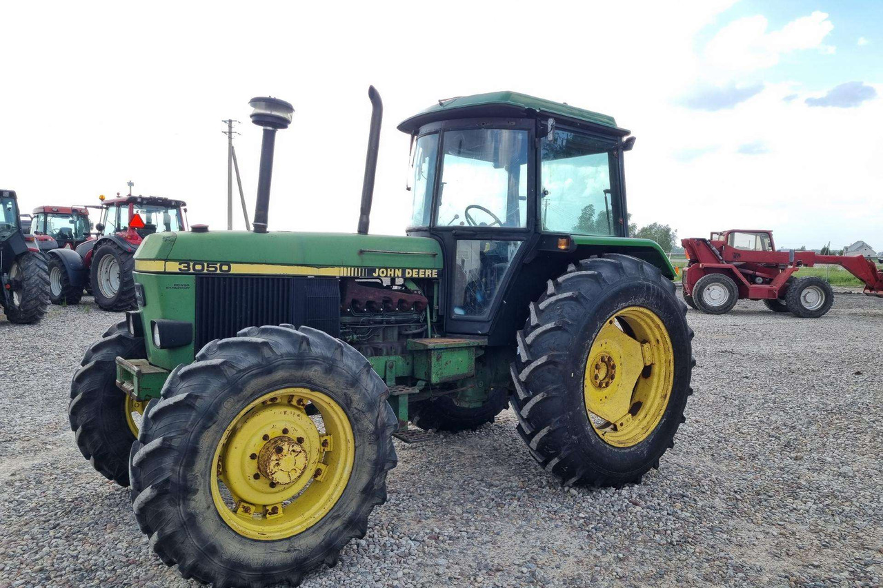 John Deere 3050 - Tractor: foto 1 John Deere 3050 - Tractor: foto 1