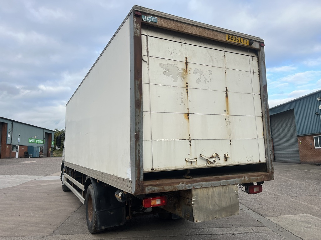 Volvo FM9 300 4x2 Box Van - Furgoneta caja cerrada: foto 4 Volvo FM9 300 4x2 Box Van - Furgoneta caja cerrada: foto 4