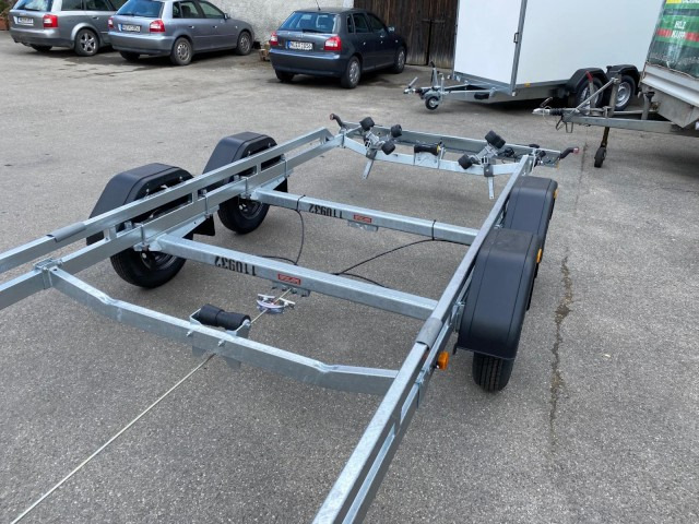 Brenderup Premium Bootsanhänger 242000TB SR mit Superrollen, 2,0 to. 7,2m/ 24 Fuß - Remolque para barco: foto 4 Brenderup Premium Bootsanhänger 242000TB SR mit Superrollen, 2,0 to. 7,2m/ 24 Fuß - Remolque para barco: foto 4