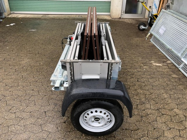 Faltos Tieflader faltbarer Anhänger gebremst, 750 kg, 2420 x 1420 x 300 mm - Remolque de coche: foto 5 Faltos Tieflader faltbarer Anhänger gebremst, 750 kg, 2420 x 1420 x 300 mm - Remolque de coche: foto 5