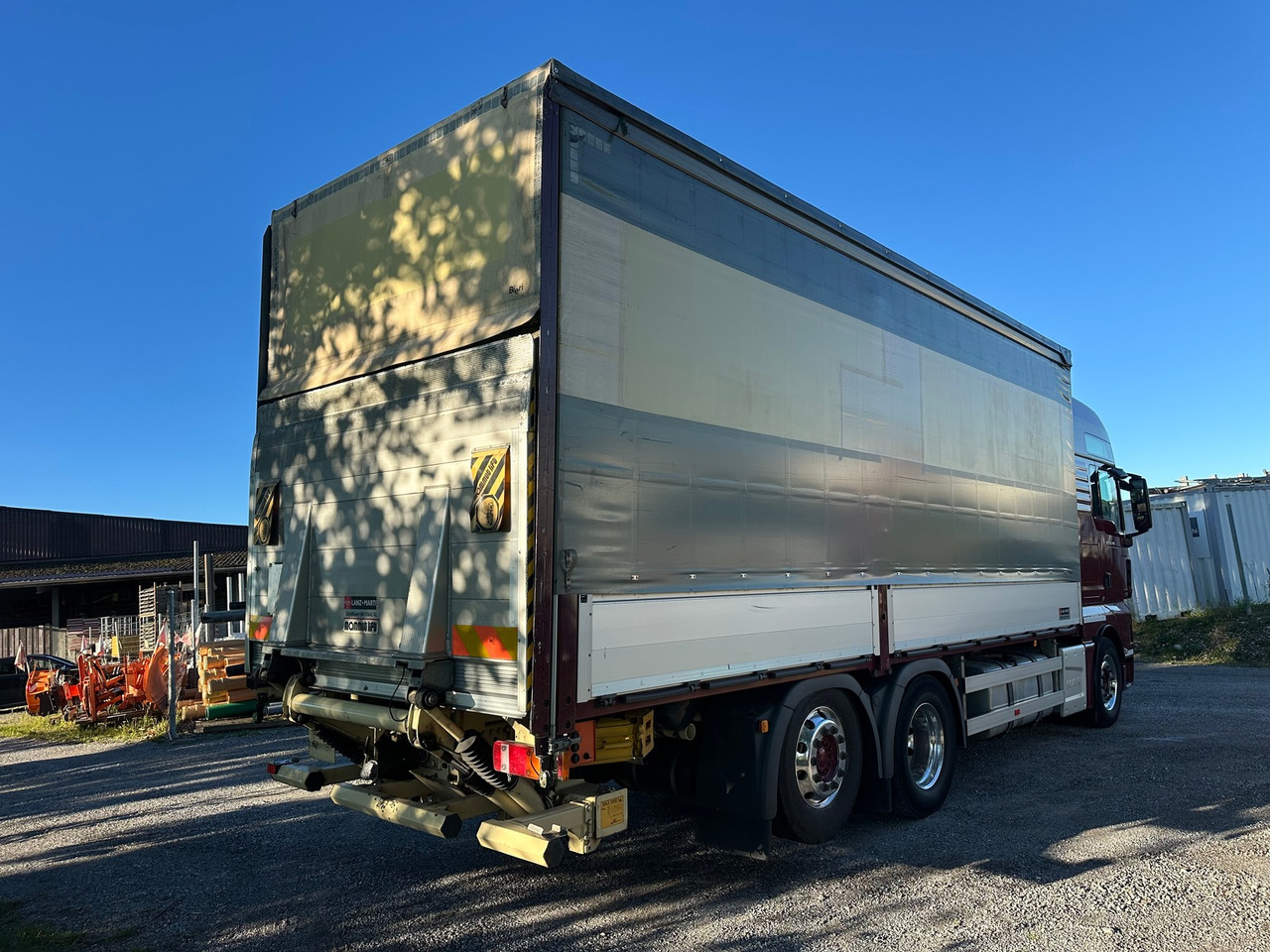 MAN TGX 26.480 6x2 Hebebühne - Camión lona: foto 4 MAN TGX 26.480 6x2 Hebebühne - Camión lona: foto 4