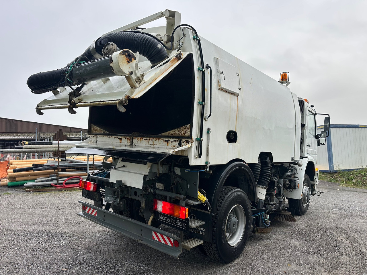 MERCEDES-BENZ Atego 1823 4x4 Faun 7m3 - Barredora vial: foto 5 MERCEDES-BENZ Atego 1823 4x4 Faun 7m3 - Barredora vial: foto 5