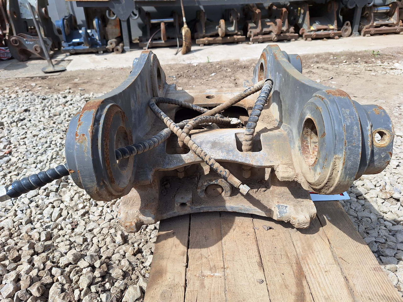 Balavto S70 Volvo EC220D - Acoplamiento rápido para Maquinaria de construcción: foto 3 Balavto S70 Volvo EC220D - Acoplamiento rápido para Maquinaria de construcción: foto 3