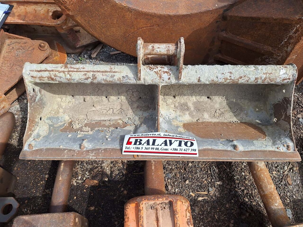 Cazo para excavadora Ditch cleaning bucket 1500 mm: foto 1