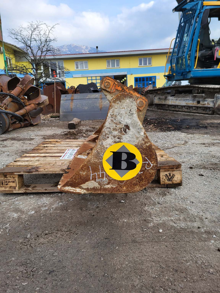 Ditch cleaning bucket 1800 mm for 8-12 ton excavators - Cazo para excavadora para Maquinaria de construcción: foto 2 Ditch cleaning bucket 1800 mm for 8-12 ton excavators - Cazo para excavadora para Maquinaria de construcción: foto 2