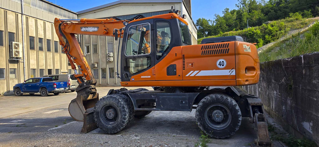 Doosan DX160W - Excavadora de ruedas: foto 3 Doosan DX160W - Excavadora de ruedas: foto 3