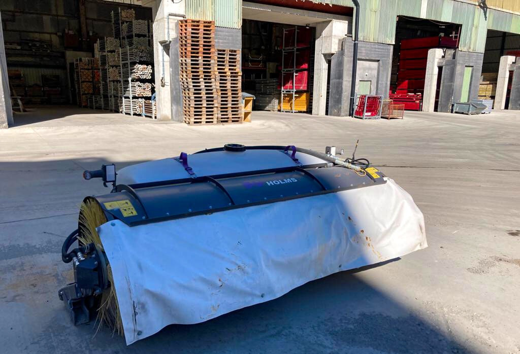 Holms SP-2,5 - Barredora cucharón: foto 1 Holms SP-2,5 - Barredora cucharón: foto 1