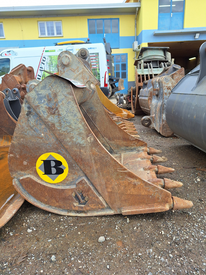 Int. equipment Verdun digging bucket 1000 mm - Cazo para excavadora: foto 2 Int. equipment Verdun digging bucket 1000 mm - Cazo para excavadora: foto 2