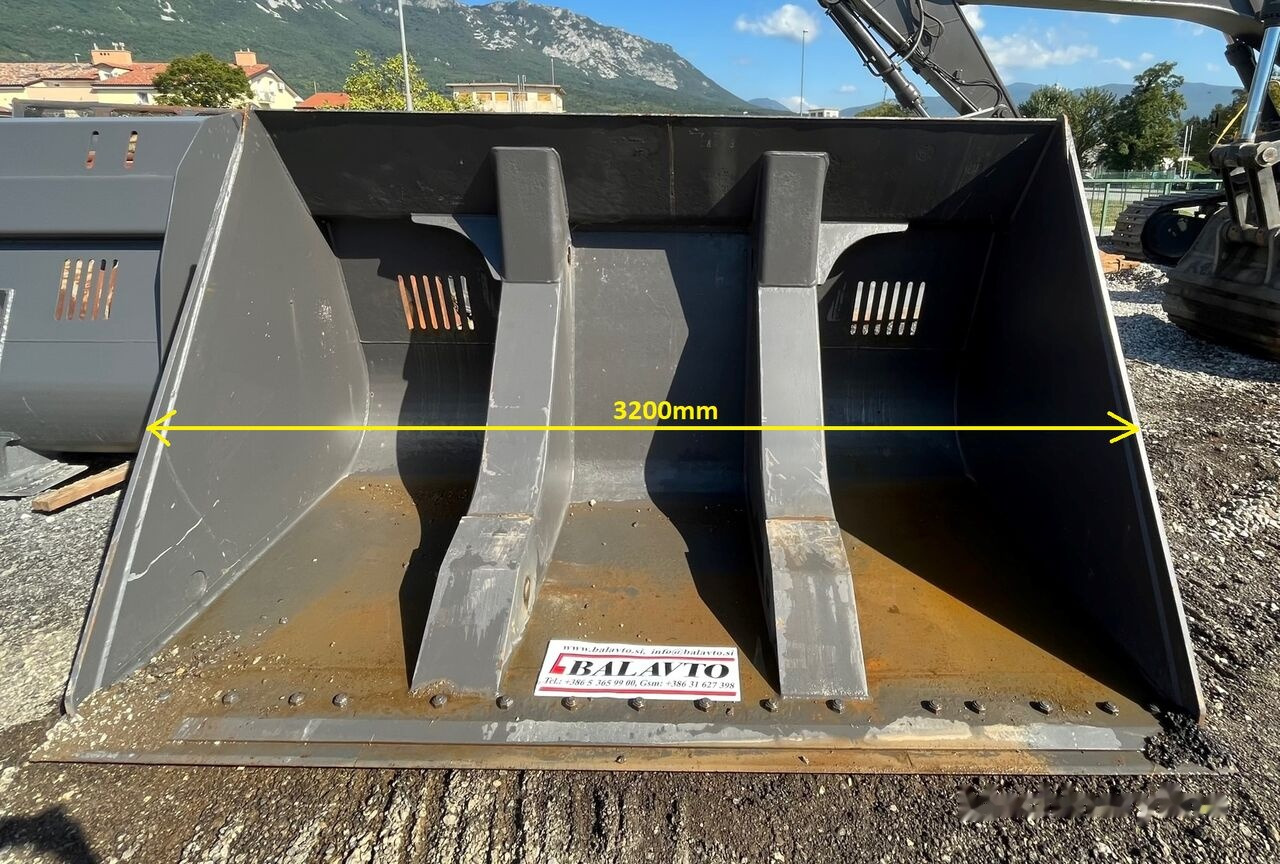 Loader bucket 3200 mm - Cazo cargador: foto 2 Loader bucket 3200 mm - Cazo cargador: foto 2