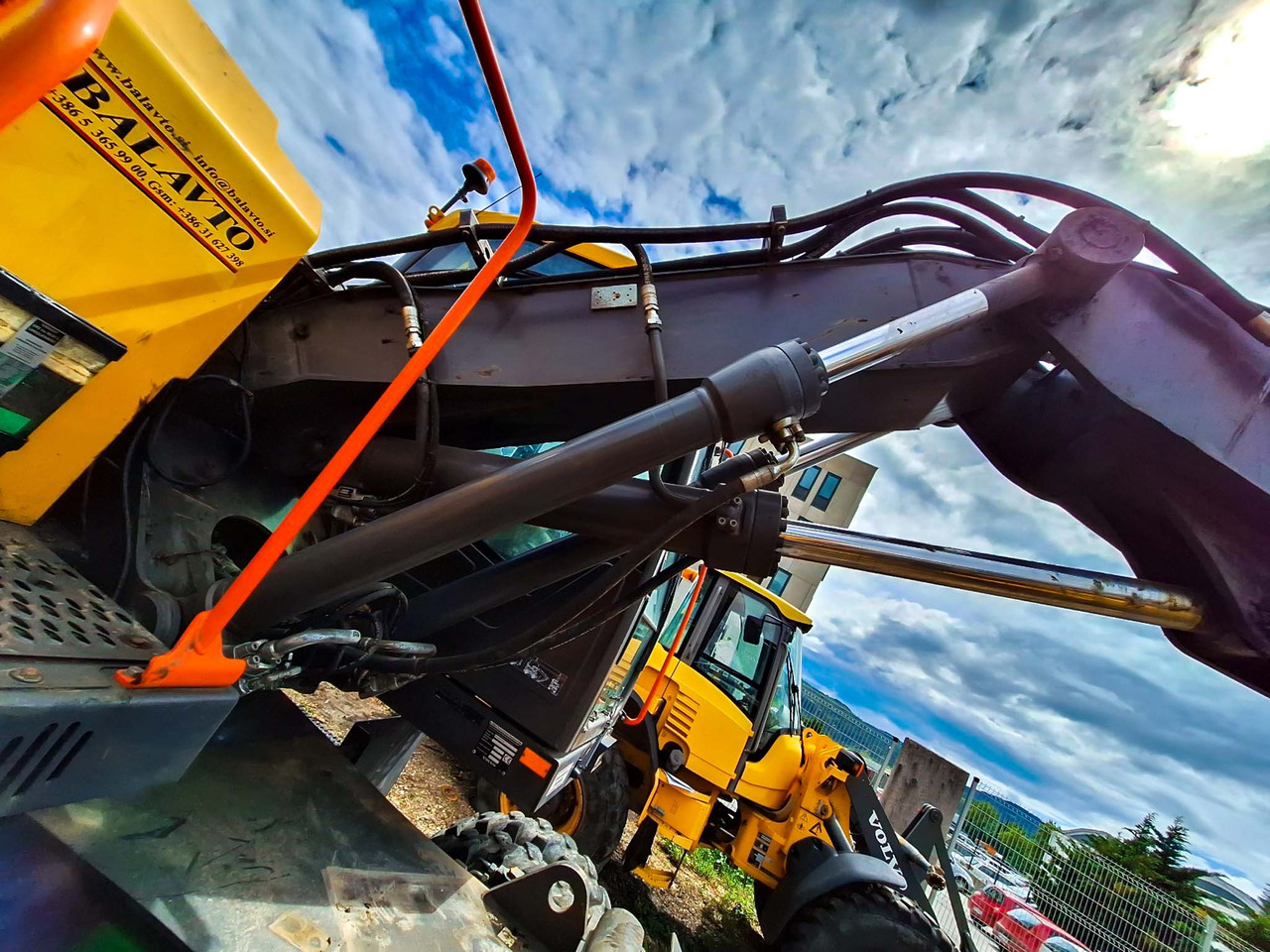 Volvo boom cylinder 14578082 Volvo EWR150E, EW140C, EW140D - Recambio para Excavadora: foto 4 Volvo boom cylinder 14578082 Volvo EWR150E, EW140C, EW140D - Recambio para Excavadora: foto 4