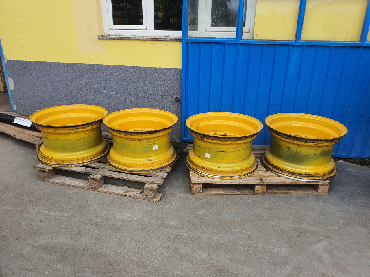 VOLVO Rims for wheel loaders Volvo L45, L50 - Llanta para Cargadora de ruedas: foto 1 VOLVO Rims for wheel loaders Volvo L45, L50 - Llanta para Cargadora de ruedas: foto 1