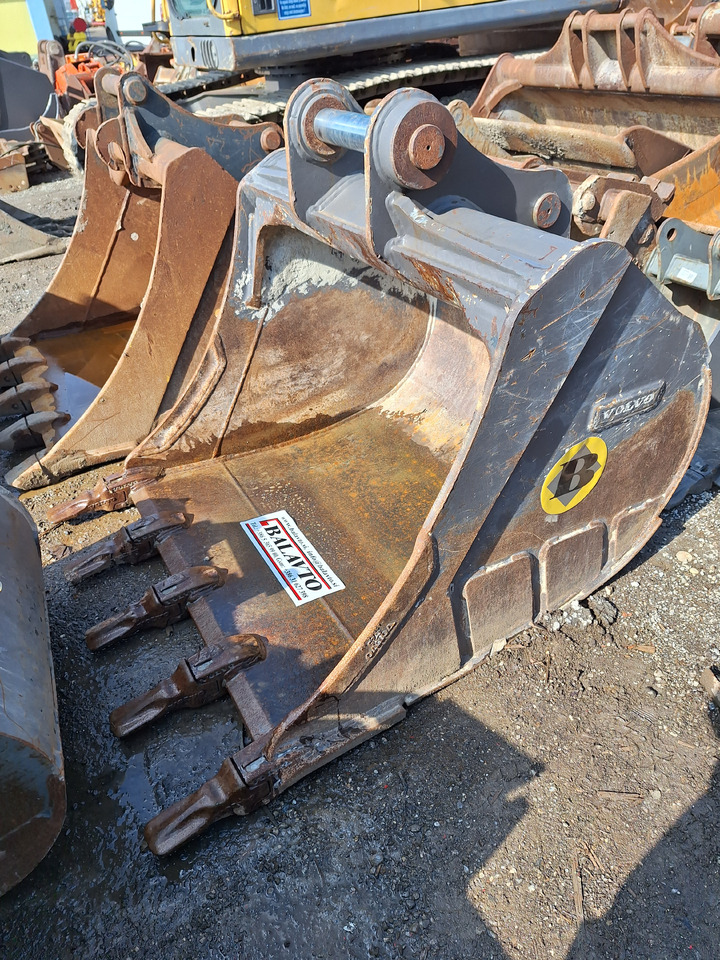 VOLVO digging bucket 1100 mm - Cazo para excavadora: foto 4 VOLVO digging bucket 1100 mm - Cazo para excavadora: foto 4