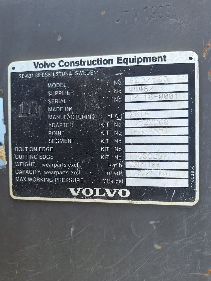 VOLVO digging bucket 1100 mm - Cazo para excavadora: foto 2 VOLVO digging bucket 1100 mm - Cazo para excavadora: foto 2