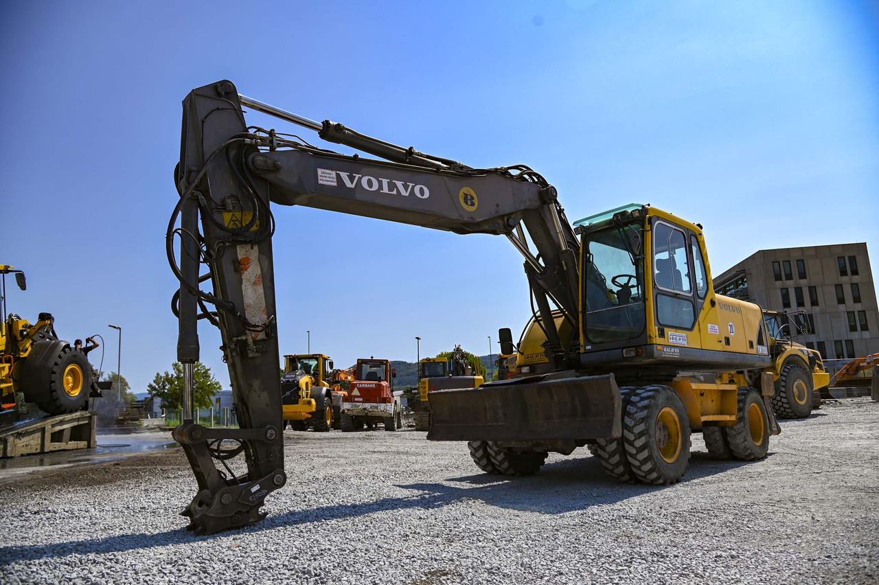 Volvo EW180B - Excavadora de ruedas: foto 1 Volvo EW180B - Excavadora de ruedas: foto 1