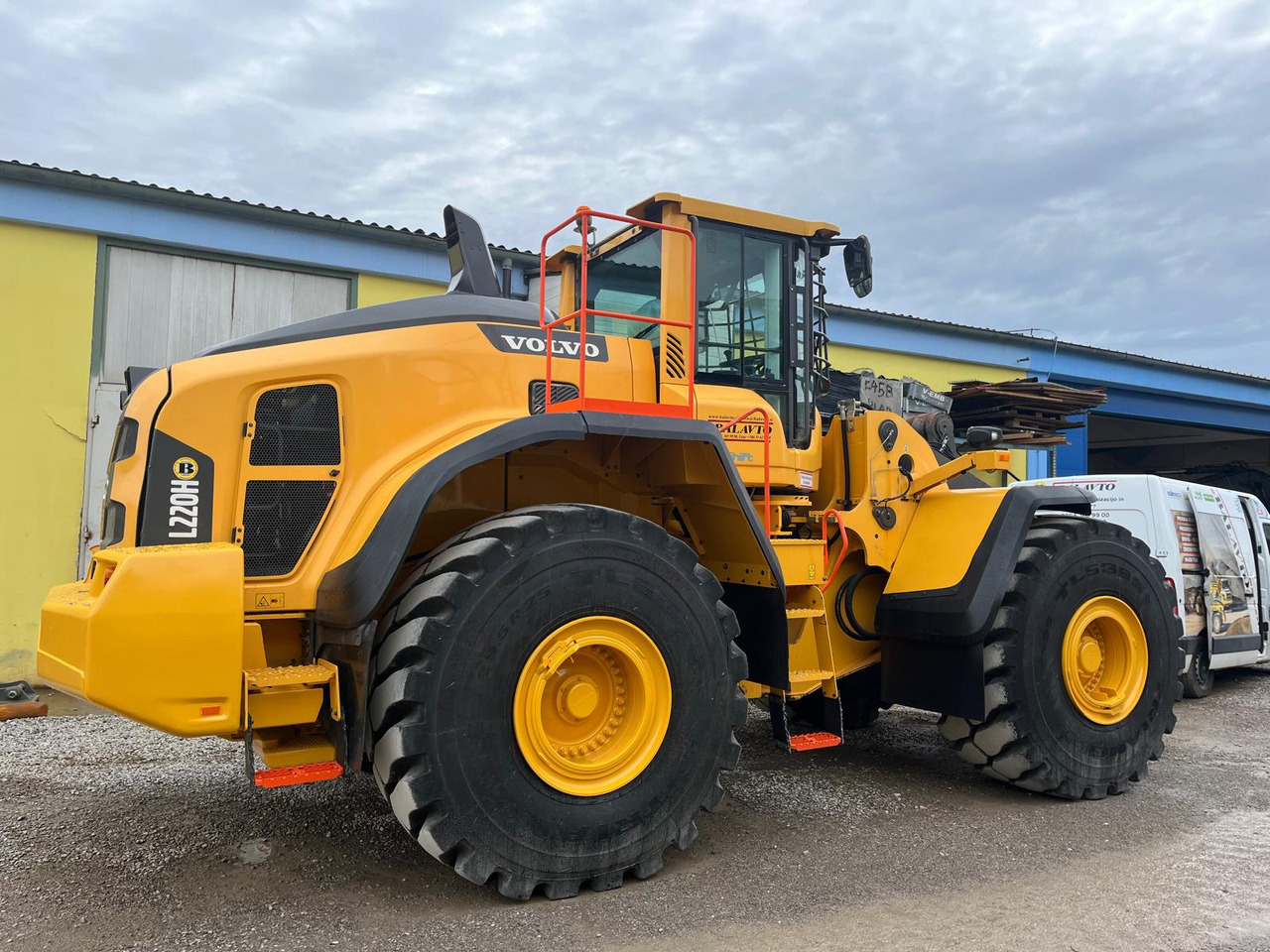 Volvo L220H - Cargadora de ruedas: foto 1 Volvo L220H - Cargadora de ruedas: foto 1