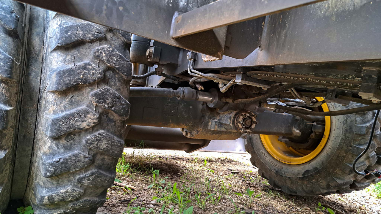 Volvo front axle 14693936 for Volvo EWR150E, EW180E, EWR170E, EW200E MH, EW160E - Eje delantero para Excavadora: foto 2 Volvo front axle 14693936 for Volvo EWR150E, EW180E, EWR170E, EW200E MH, EW160E - Eje delantero para Excavadora: foto 2