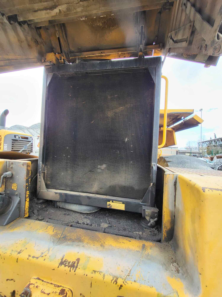 Volvo radiator - Radiador para Cargadora: foto 2 Volvo radiator - Radiador para Cargadora: foto 2