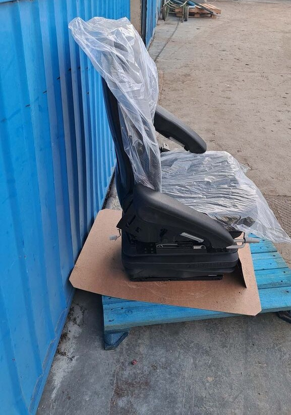 Volvo seat 11309082 for Volvo L45F, L45G, L45H, L50F, L50G, L50H - Asiento para Cargadora de ruedas: foto 3 Volvo seat 11309082 for Volvo L45F, L45G, L45H, L50F, L50G, L50H - Asiento para Cargadora de ruedas: foto 3