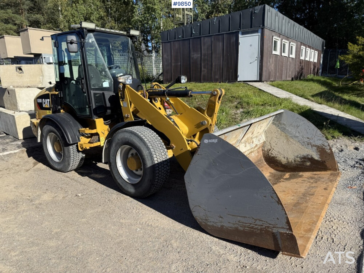 CAT 908M Wheel loader with Gears - Cargadora de ruedas: foto 2 CAT 908M Wheel loader with Gears - Cargadora de ruedas: foto 2