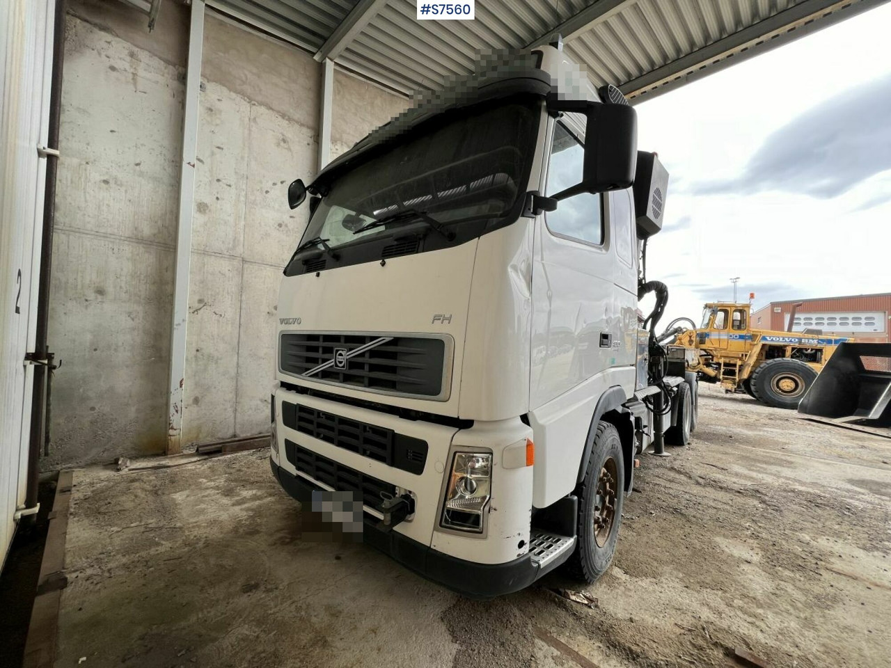 Tow Truck Volvo FH400 with Epsilon 110Z crane - Cabeza tractora: foto 2 Tow Truck Volvo FH400 with Epsilon 110Z crane - Cabeza tractora: foto 2