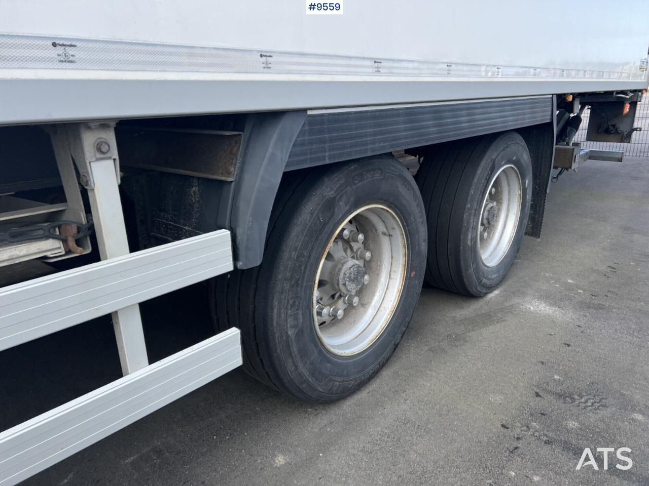 Container trailer Chereau CSD2 with Dolly - Remolque caja cerrada: foto 5 Container trailer Chereau CSD2 with Dolly - Remolque caja cerrada: foto 5