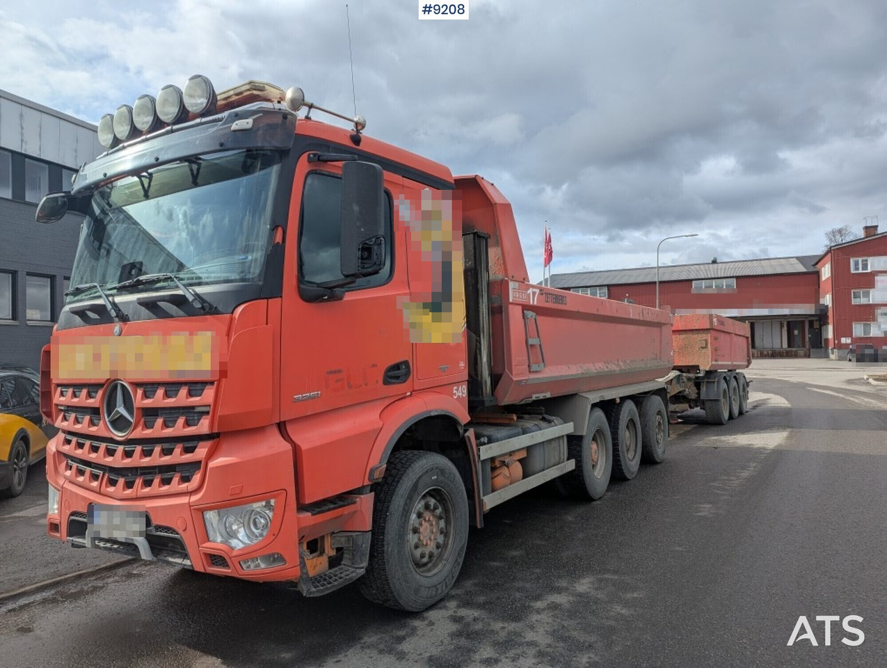 Dump / dozer truck Mercedes Benz Arocs 3251 8X4 with tipper wagon - Camión volquete: foto 1 Dump / dozer truck Mercedes Benz Arocs 3251 8X4 with tipper wagon - Camión volquete: foto 1