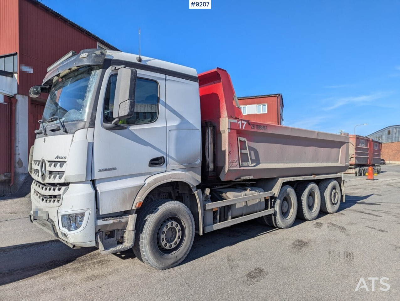 Dump / tipper truck Mercedes Benz Arocs 3253 8X4 - Camión volquete: foto 1 Dump / tipper truck Mercedes Benz Arocs 3253 8X4 - Camión volquete: foto 1